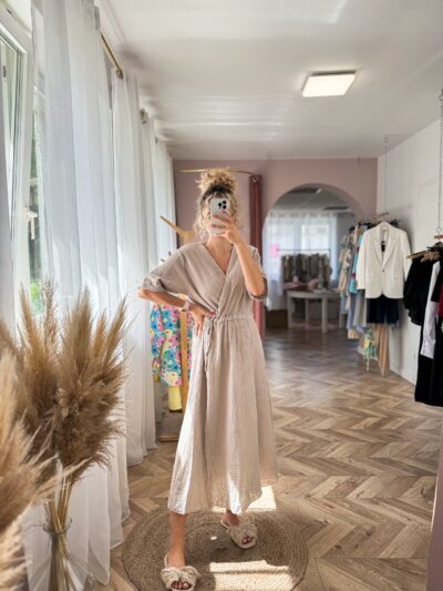 SUKIENKA SELENA MUŚLINOWA KRÓTKI RĘKAW - BEŻOWY