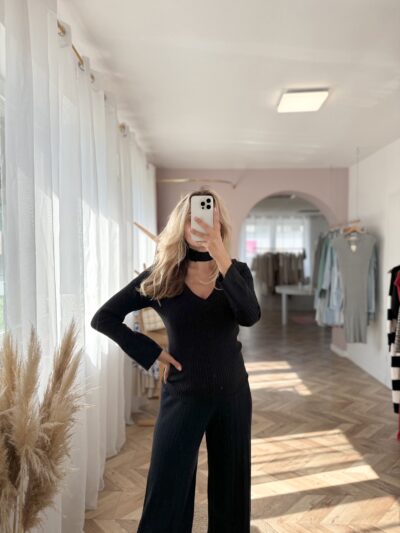 BLUZKA Z CHOKEREM COMO