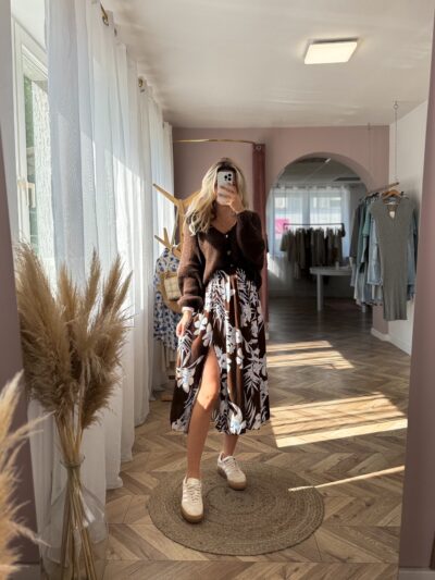 SPÓDNICA SABINA - CZEKOLADOWA W KWIATY